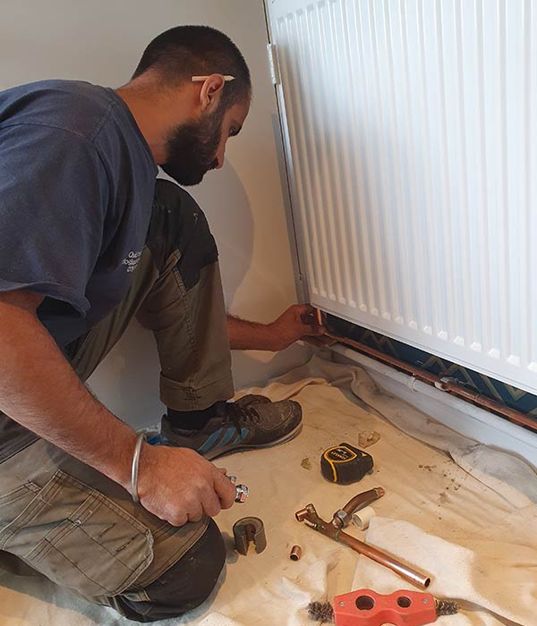 emergency plumbers in Hanger Lane