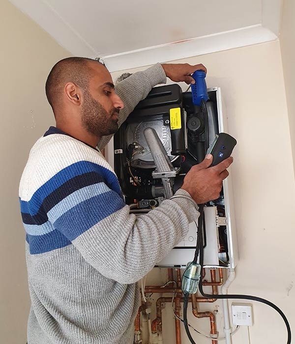 vaillant-iq-boiler-installation-in-southall-by-quickheat-uk-3 central heating engineers in Hanger Lane